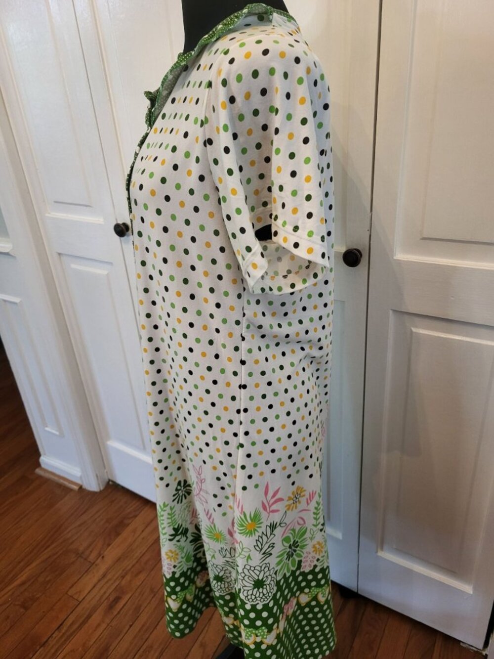 S Christina Yellow Green Polka Dot Floral Button Up House Dress Robe L Trad Wife - Picture 7 of 10